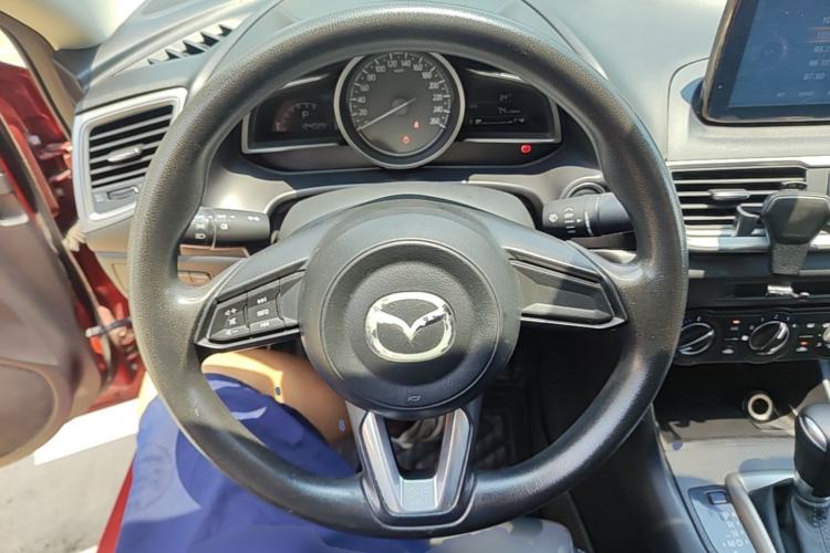 Used Mazda 3 Axela 2017 Sedan 1.5L Automatic Comfort Model Emission Standard China V Steering Wheel