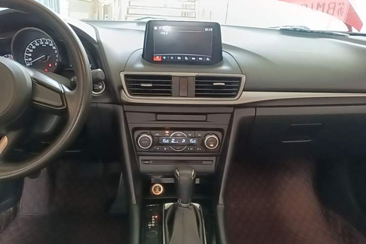 Used Mazda 3 Axela 2017 Sedan 1.5L Automatic Luxury Model Emission Standard China V Audio And AC Panel