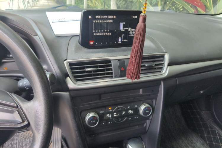 Used Mazda 3 Axela 2017 Sedan 1.5L Automatic Luxury Model Emission Standard China V Audio And AC Panel