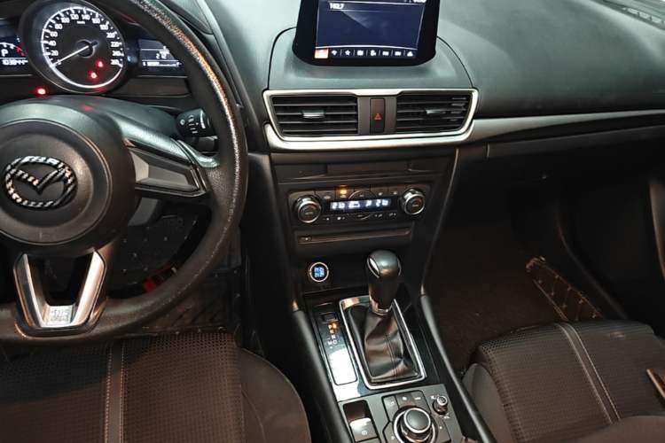 Used Mazda 3 Axela 2017 Hatchback 1.5L Automatic Luxury Model Emission Standard China V Audio And AC Panel