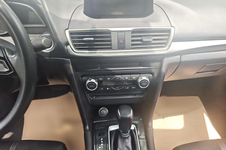 Used Mazda 3 Axela 2017 Sedan 1.5L Automatic Luxury Model Emission Standard China V Audio And AC Panel