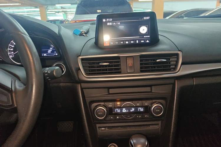 Used Mazda 3 Axela 2017 Hatchback 2.0L Automatic Luxury Model Emission Standard China V Audio And AC Panel