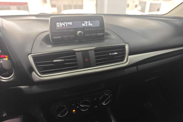 Used Mazda 3 Axela 2017 Sedan 1.5L Automatic Comfort Model Emission Standard China V Audio And AC Panel