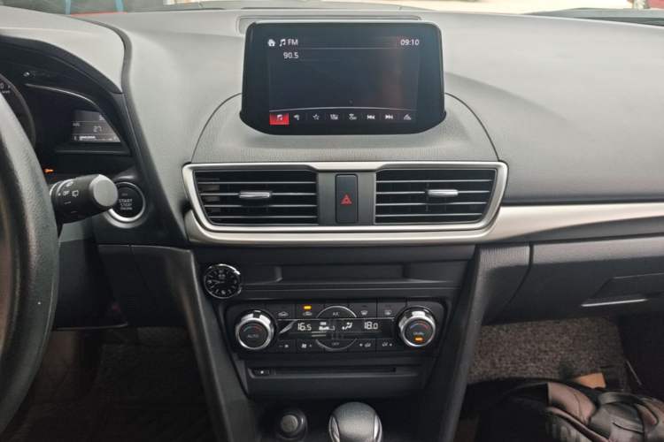 Used Mazda 3 Axela 2017 Hatchback 1.5L Automatic Luxury Model Emission Standard China V Audio And AC Panel