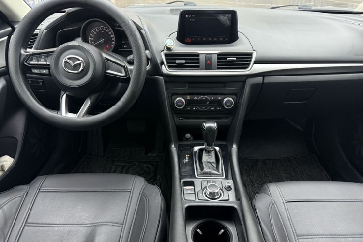 Used Mazda 3 Axela 2017 Sedan 1.5L Automatic Luxury Model Emission Standard China V Audio And AC Panel