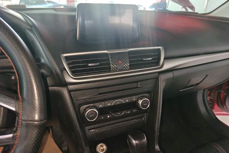 Used Mazda 3 Axela 2017 Sedan 1.5L Automatic Luxury Model Emission Standard China V Audio And AC Panel