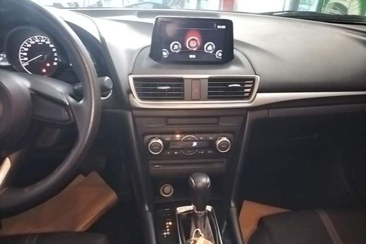 Used Mazda 3 Axela 2017 Sedan 1.5L Automatic Luxury Model Emission Standard China V Audio And AC Panel