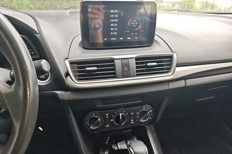 Used Mazda 3 Axela 2017 Sedan 1.5L Automatic Comfort Model Emission Standard China V Audio And AC Panel