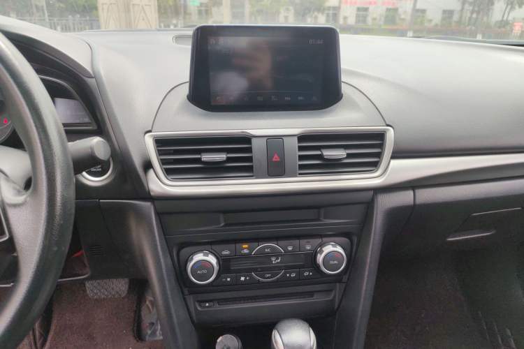 Used Mazda 3 Axela 2017 Sedan 1.5L Automatic Luxury Model Emission Standard China V Audio And AC Panel