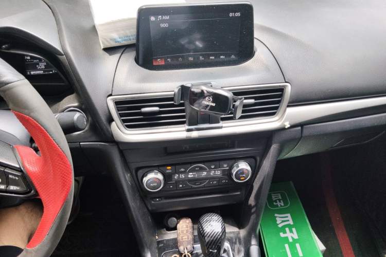 Used Mazda 3 Axela 2017 Sedan 1.5L Automatic Luxury Model Emission Standard China V Audio And AC Panel