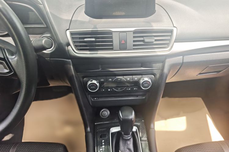 Used Mazda 3 Axela 2017 Sedan 1.5L Automatic Luxury Model Emission Standard China V Audio And AC Panel
