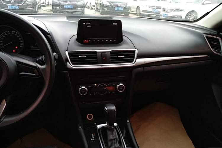 Used Mazda 3 Axela 2017 Sedan 1.5L Automatic Luxury Model Emission Standard China V Audio And AC Panel