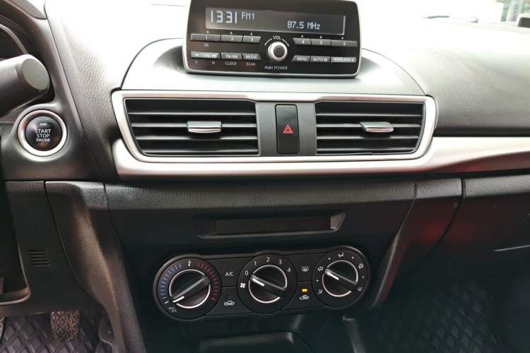 Used Mazda 3 Axela 2017 Sedan 1.5L Manual Comfort Model Emission Standard China V Audio And AC Panel