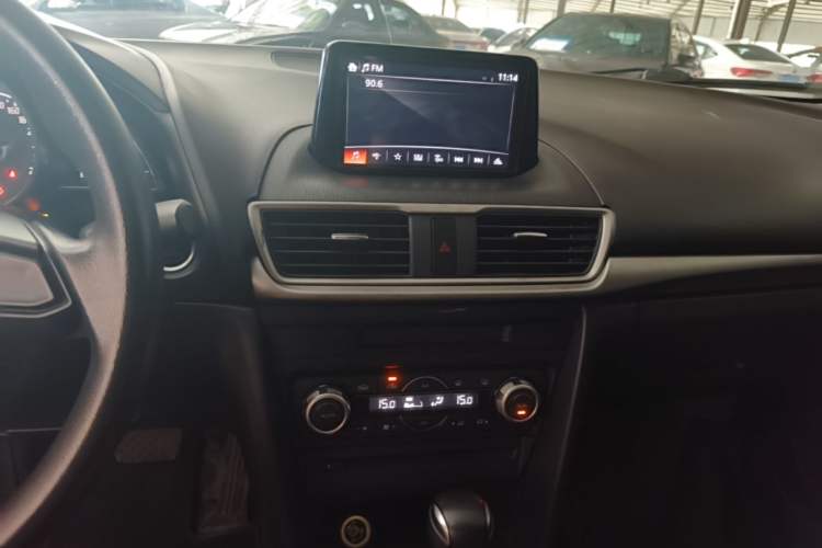 Used Mazda 3 Axela 2017 Sedan 1.5L Automatic Luxury Model Emission Standard China V Audio And AC Panel
