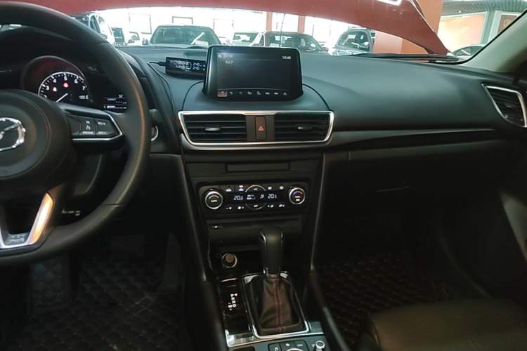 Used Mazda 3 Axela 2017 Hatchback 2.0L Automatic Sport Model China V Emission Standard Audio And AC Panel