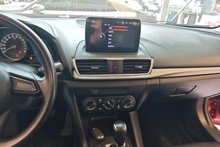 Used Mazda 3 Axela 2017 Sedan 1.5L Automatic Comfort Model China VI Standard Audio And AC Panel