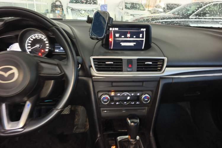 Used Mazda 3 Axela 2017 Sedan 1.5L Automatic Luxury Model Emission Standard China V Audio And AC Panel