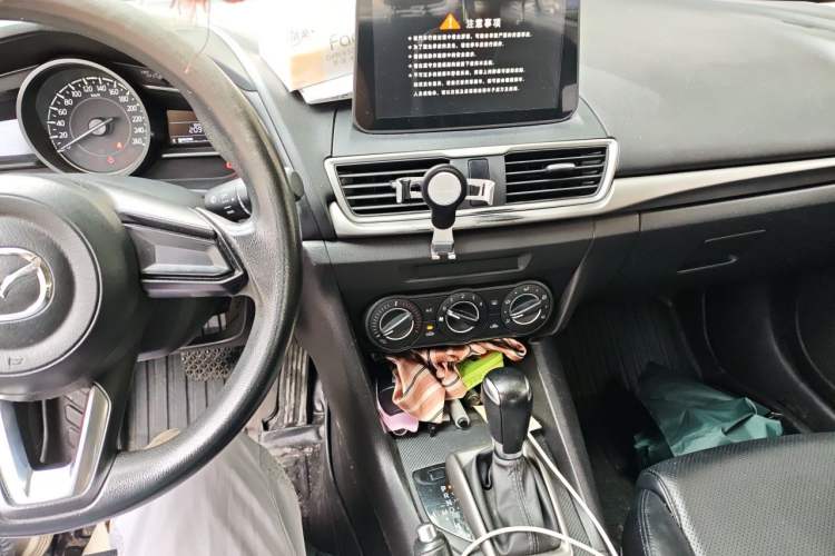 Used Mazda 3 Axela 2017 Sedan 1.5L Automatic Comfort Model Emission Standard China V Audio And AC Panel