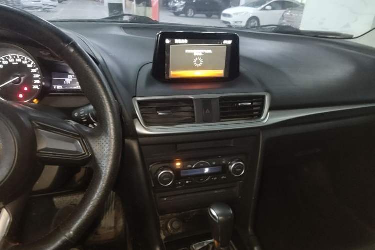 Used Mazda 3 Axela 2017 Sedan 1.5L Automatic Luxury Model Emission Standard China V Audio And AC Panel