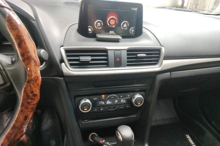 Used Mazda 3 Axela 2017 Sedan 1.5L Automatic Luxury Model Emission Standard China V Audio And AC Panel