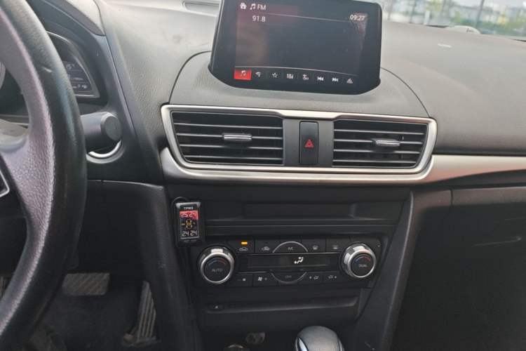 Used Mazda 3 Axela 2017 Sedan 1.5L Automatic Luxury Model Emission Standard China V Audio And AC Panel