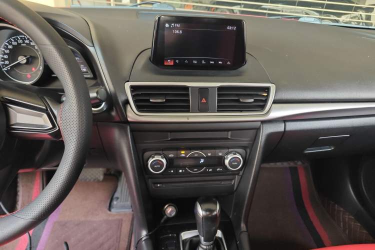 Used Mazda 3 Axela 2017 Sedan 1.5L Automatic Luxury Model Emission Standard China V Audio And AC Panel