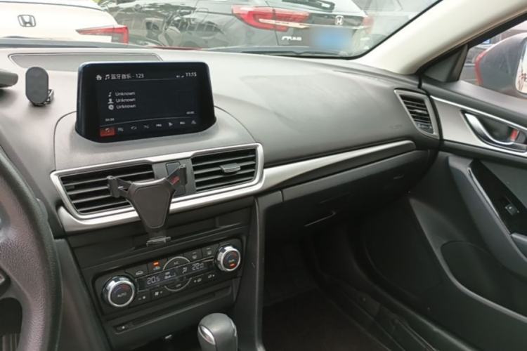 Used Mazda 3 Axela 2017 Sedan 1.5L Automatic Luxury Model Emission Standard China V Center Console