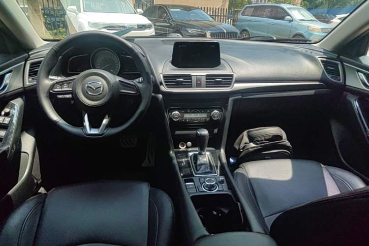 Used Mazda 3 Axela 2017 Sedan 1.5L Automatic Luxury Model Emission Standard China V Center Console