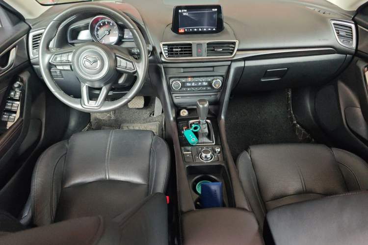 Used Mazda 3 Axela 2017 Hatchback 2.0L Automatic Luxury Model Emission Standard China V Center Console