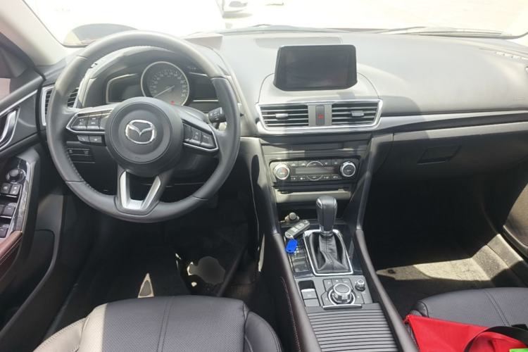 Used Mazda 3 Axela 2017 Sedan 2.0L Automatic Prestige Model China V Standard Center Console