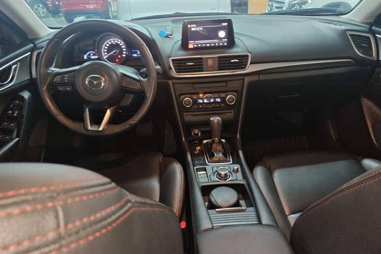 Used Mazda 3 Axela 2017 Hatchback 2.0L Automatic Luxury Model Emission Standard China V Center Console