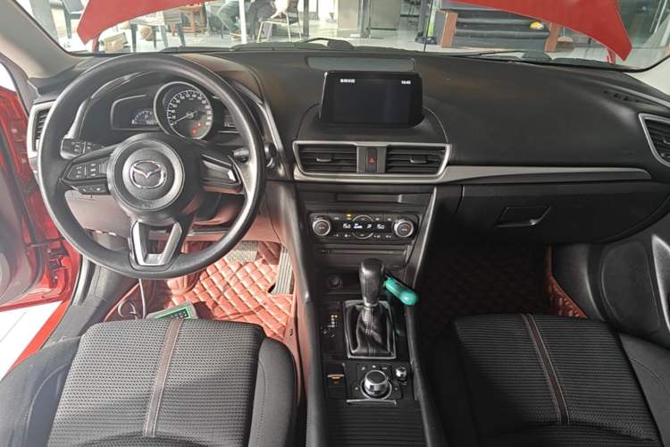 Used Mazda 3 Axela 2017 Sedan 1.5L Automatic Luxury Model Emission Standard China V Center Console