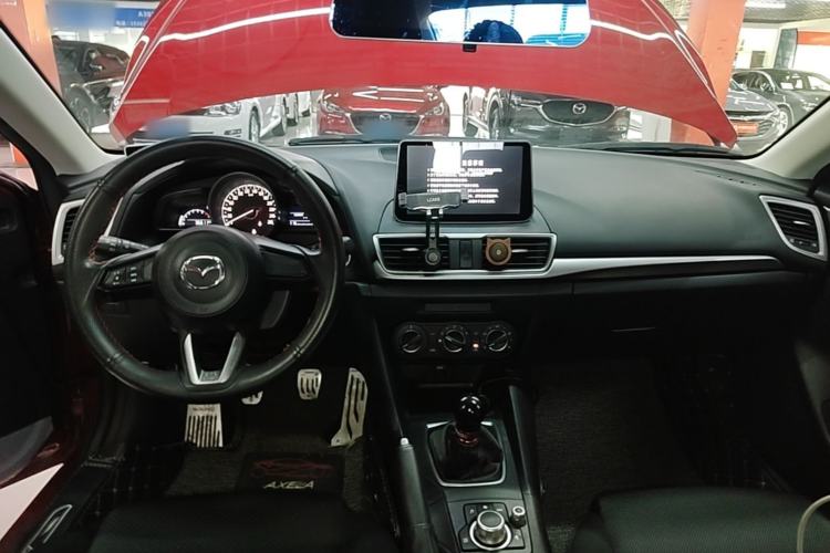 Used Mazda 3 Axela 2017 Sedan 1.5L Automatic Comfort Model Emission Standard China V Center Console