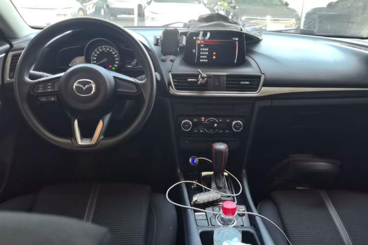 Used Mazda 3 Axela 2017 Hatchback 1.5L Automatic Luxury Model Emission Standard China V Center Console