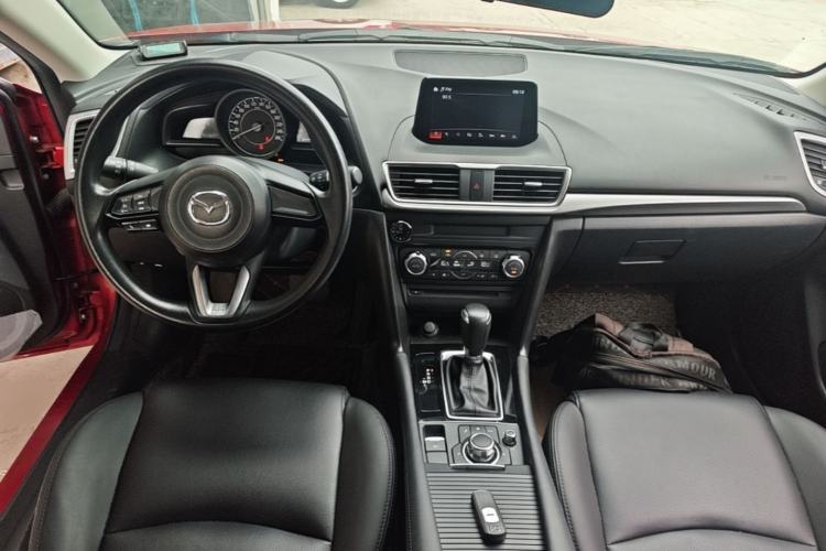 Used Mazda 3 Axela 2017 Hatchback 1.5L Automatic Luxury Model Emission Standard China V Center Console