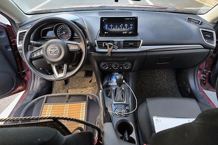 Used Mazda 3 Axela 2017 Sedan 1.5L Automatic Comfort Model Emission Standard China V Center Console