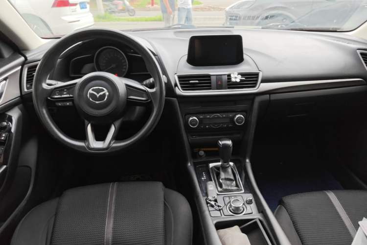 Used Mazda 3 Axela 2017 Hatchback 1.5L Automatic Luxury Model Emission Standard China V Center Console