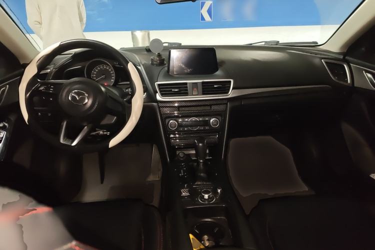 Used Mazda 3 Axela 2017 Sedan 1.5L Automatic Luxury Model Emission Standard China V Center Console