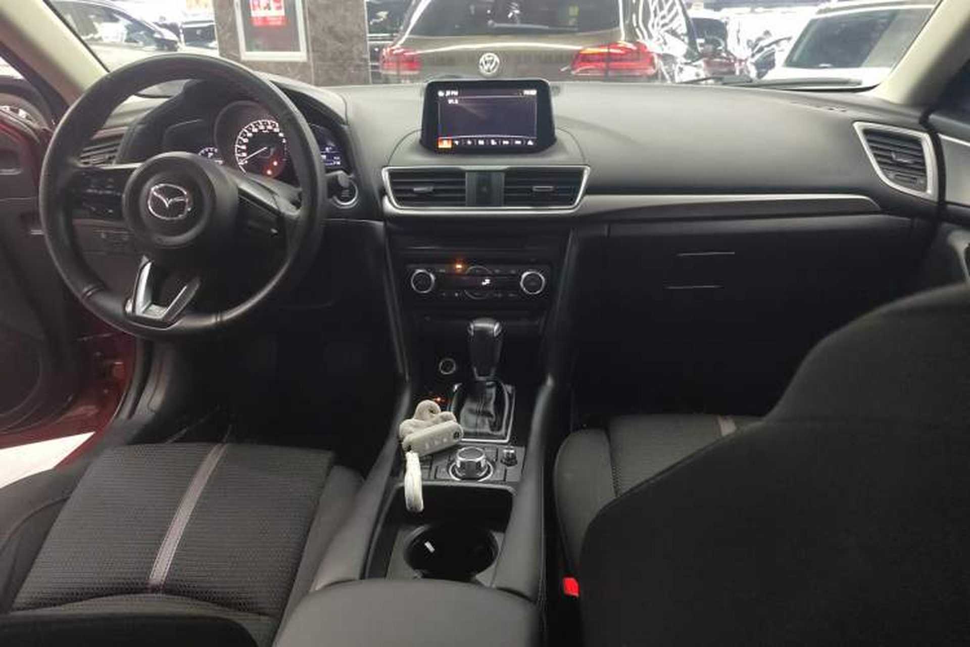 Used Mazda 3 Axela 2017 Sedan 1.5L Automatic Luxury Model China VI Standard Center Console