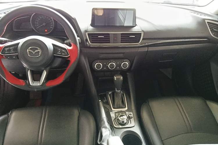 Used Mazda 3 Axela 2017 Hatchback 1.5L Automatic Comfort Model Emission Standard China V Center Console