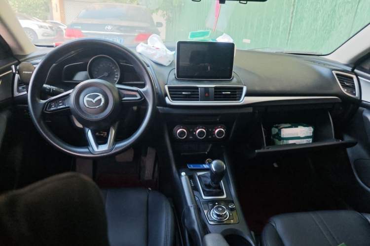 Used Mazda 3 Axela 2017 Sedan 1.5L Automatic Comfort Model Emission Standard China V Center Console