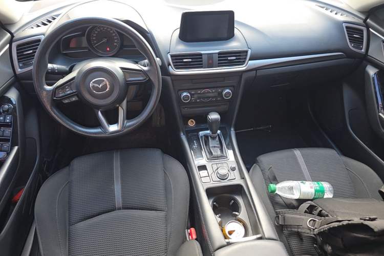 Used Mazda 3 Axela 2017 Sedan 1.5L Automatic Luxury Model Emission Standard China V Center Console