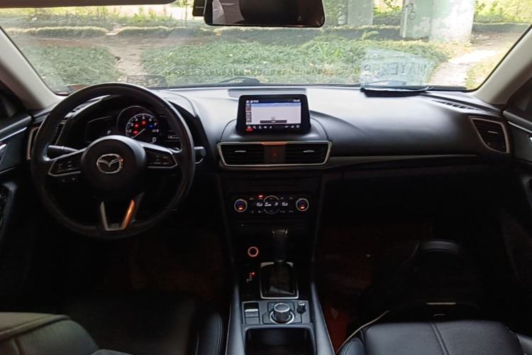 Used Mazda 3 Axela 2017 Hatchback 2.0L Automatic Sport Model China V Emission Standard Center Console