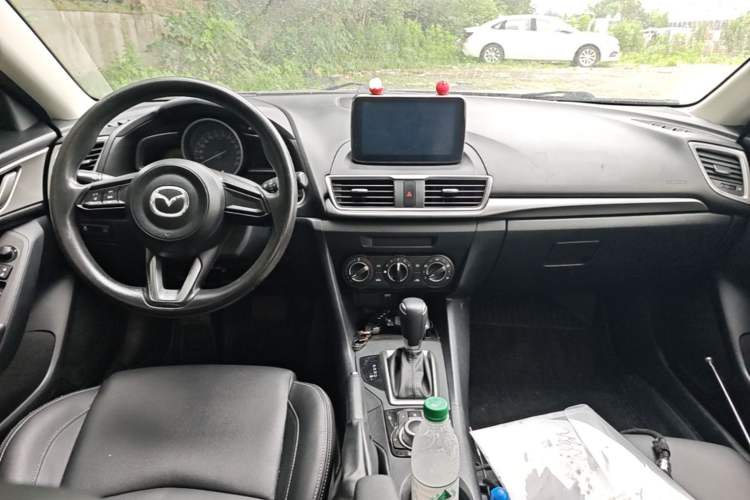 Used Mazda 3 Axela 2017 Sedan 1.5L Automatic Comfort Model Emission Standard China V Center Console