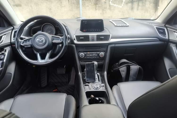 Used Mazda 3 Axela 2017 Sedan 1.5L Automatic Luxury Model Emission Standard China V Center Console