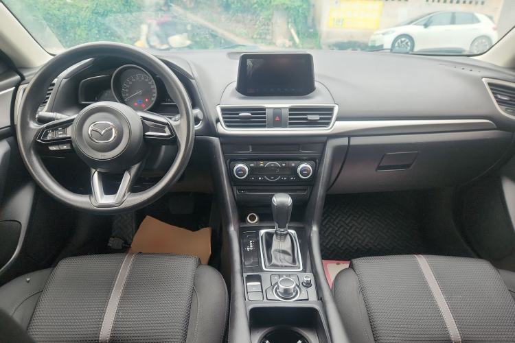 Used Mazda 3 Axela 2017 Sedan 1.5L Automatic Luxury Model China VI Standard Center Console