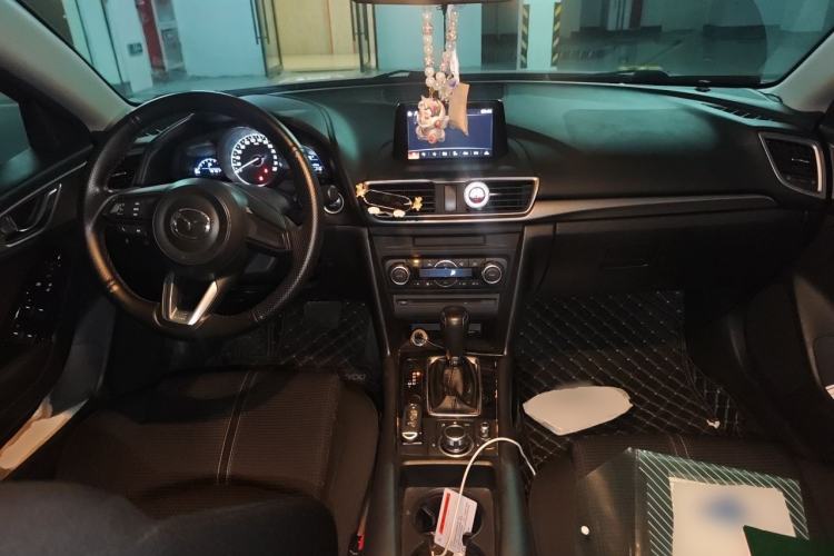 Used Mazda 3 Axela 2017 Sedan 1.5L Automatic Luxury Model Emission Standard China V Center Console