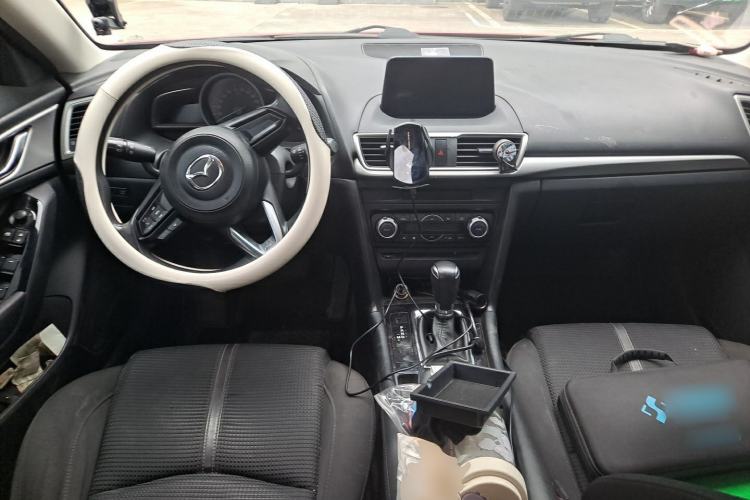 Used Mazda 3 Axela 2017 Sedan 1.5L Automatic Luxury Model China VI Standard Center Console