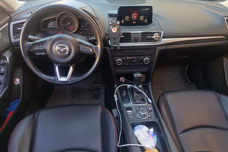 Used Mazda 3 Axela 2017 Hatchback 1.5L Automatic Luxury Model Emission Standard China V Center Console