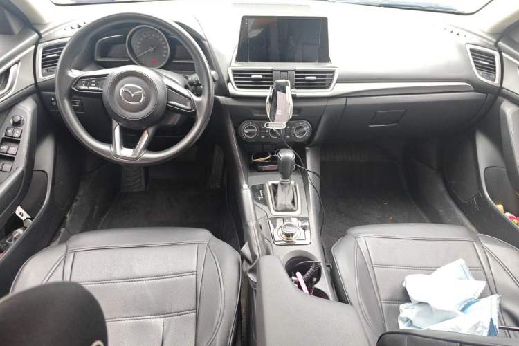 Used Mazda 3 Axela 2017 Sedan 1.5L Automatic Comfort Model Emission Standard China V Center Console